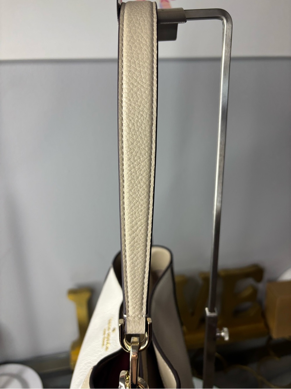 kate spade Lena Two-Tone Pebbled Leather Bucket Bag in Beige and White NWOT - Picture 10 of 16